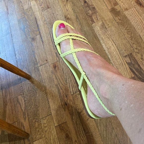 EUC Veronica Beard US 5.5M Women Yellow Braided Strap Sandal Flat Leather Summer - Picture 9 of 11